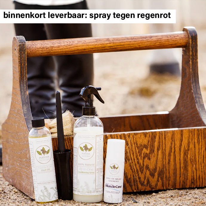 Closeup van een koffer met producten van Purvida Healthy Horse